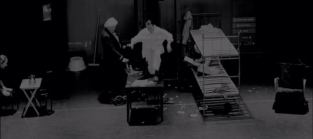 Trängd, Teaterverket, Scenkonst, Regi Film Ljuddesign Fotografi Lotte Johansson Koreografi Susanna Englund Nygren